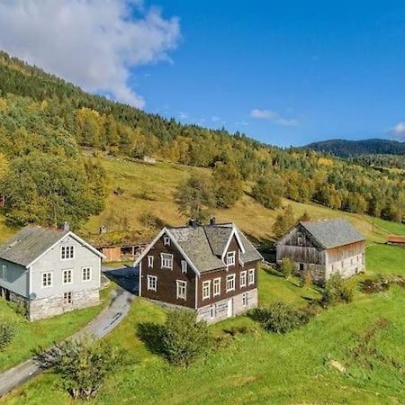 Heggjabygda Gjestegard, Nordfjordeid Ngoại thất bức ảnh